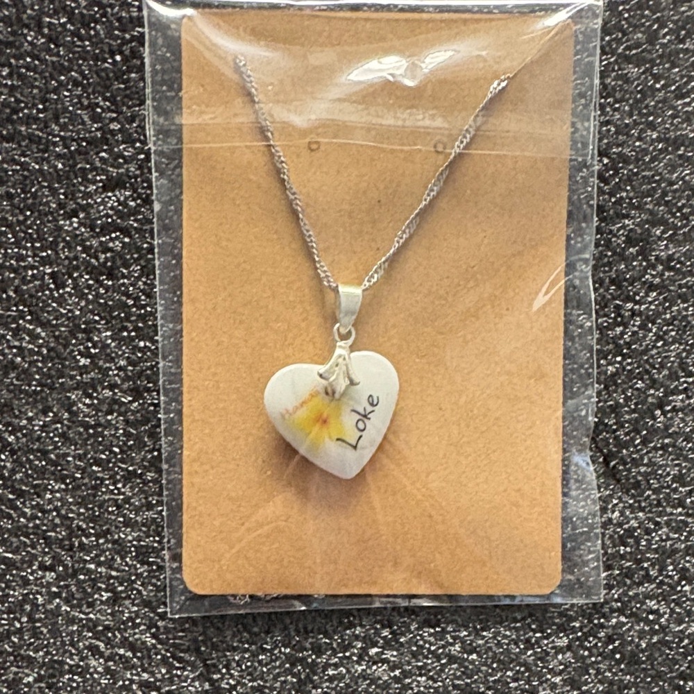 Heart Pendant Necklace - Picture 1 of 1